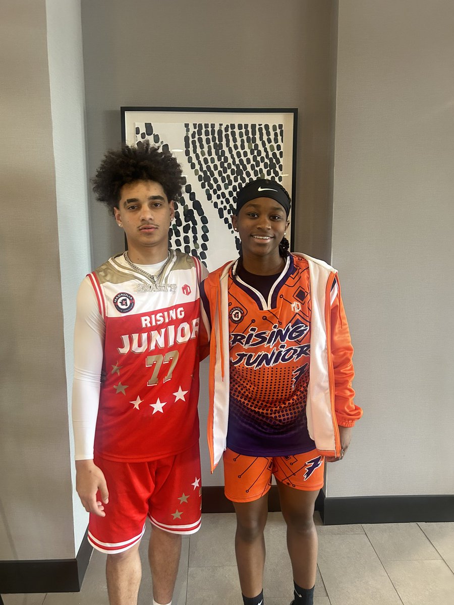 BreWard2026's tweet photo. Great weekend with some of my best friends and district opponents.  @MagnoliaAllstar @3tysonn @laylahjohnson24 @CailiMc2026 @Ahmya2026 https://t.co/MQKBM7DdUY