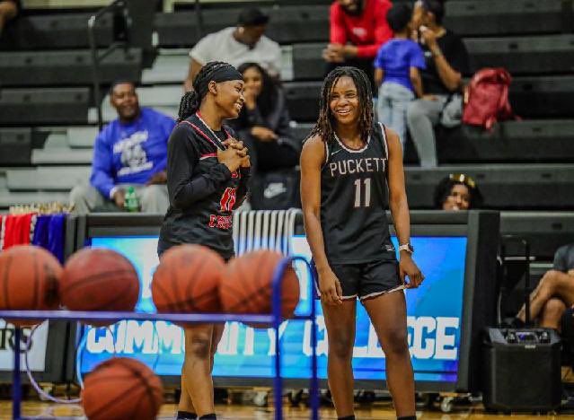 BreWard2026's tweet photo. Great weekend with some of my best friends and district opponents.  @MagnoliaAllstar @3tysonn @laylahjohnson24 @CailiMc2026 @Ahmya2026 https://t.co/MQKBM7DdUY