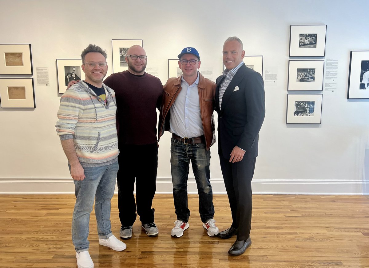 We had a My Baseball History reunion of sorts at the opening of Paul's fantastic show "Jackie Robinson And The Color Line" at Gitterman Gallery in NY today.

His photo of Javan was the first thing you saw when you walked in the door. A powerful statement.

gittermangallery.com