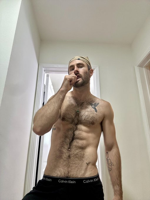 On your knees https://t.co/gNX76sVmFX
