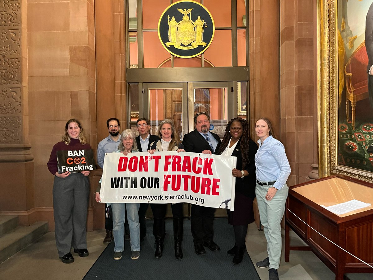 MarkRuffalo's tweet photo. Thank you @NYSenate @SenatorLeaWebb &amp; @NYSA_Majority @AMKelles for the swift bipartisan passage of co2 #fracking ban bill &amp; to 115 NY organizations who sent a letter today to @GovKathyHochul to sign the bill into law. Let’s do it for #EarthDay2024! 🌎

https://t.co/7ikAMK2EuK https://t.co/GGC1OyIkxO