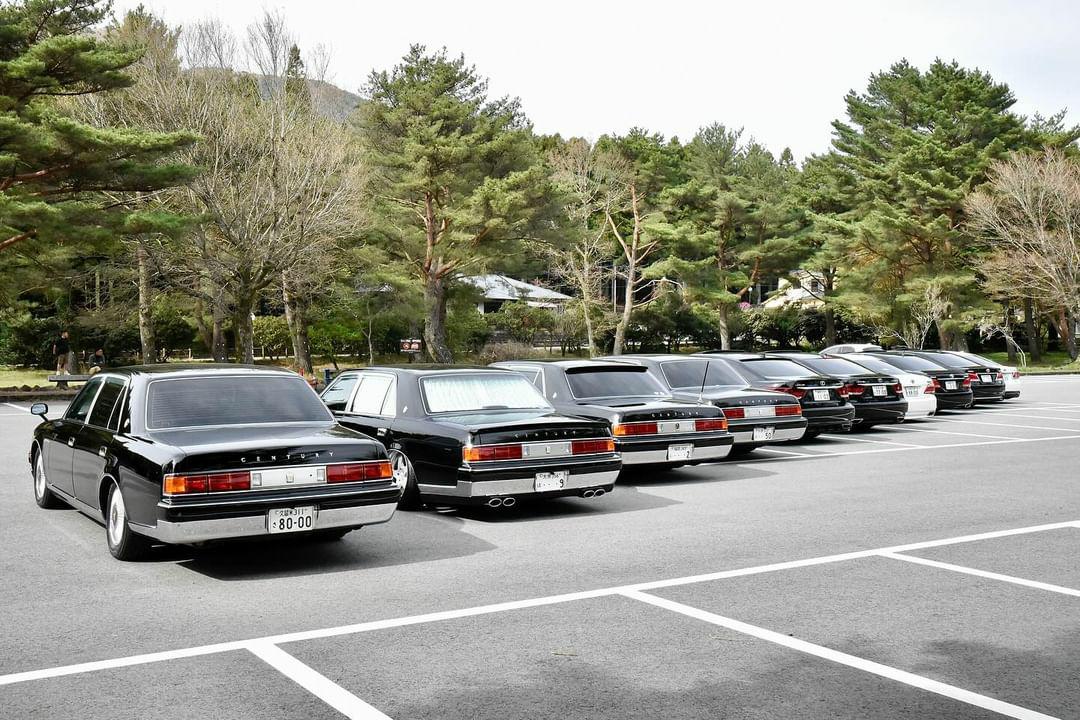 GZG50_9's tweet photo. 先日はセンチュリー4台+数台で
定例会&amp;プチMTをしました✌️✨

センチュリー数台でもやっぱ
並んで走ると最高ですね😎 https://t.co/H5nFQRwrdj