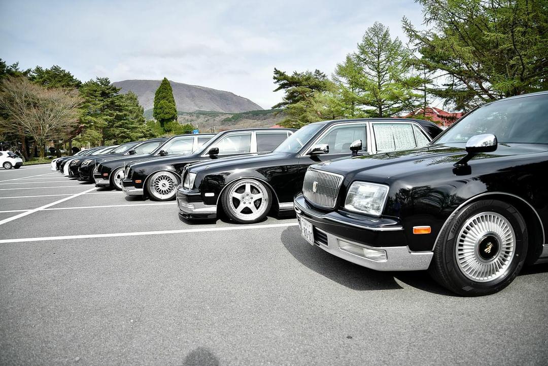 GZG50_9's tweet photo. 先日はセンチュリー4台+数台で
定例会&amp;プチMTをしました✌️✨

センチュリー数台でもやっぱ
並んで走ると最高ですね😎 https://t.co/H5nFQRwrdj