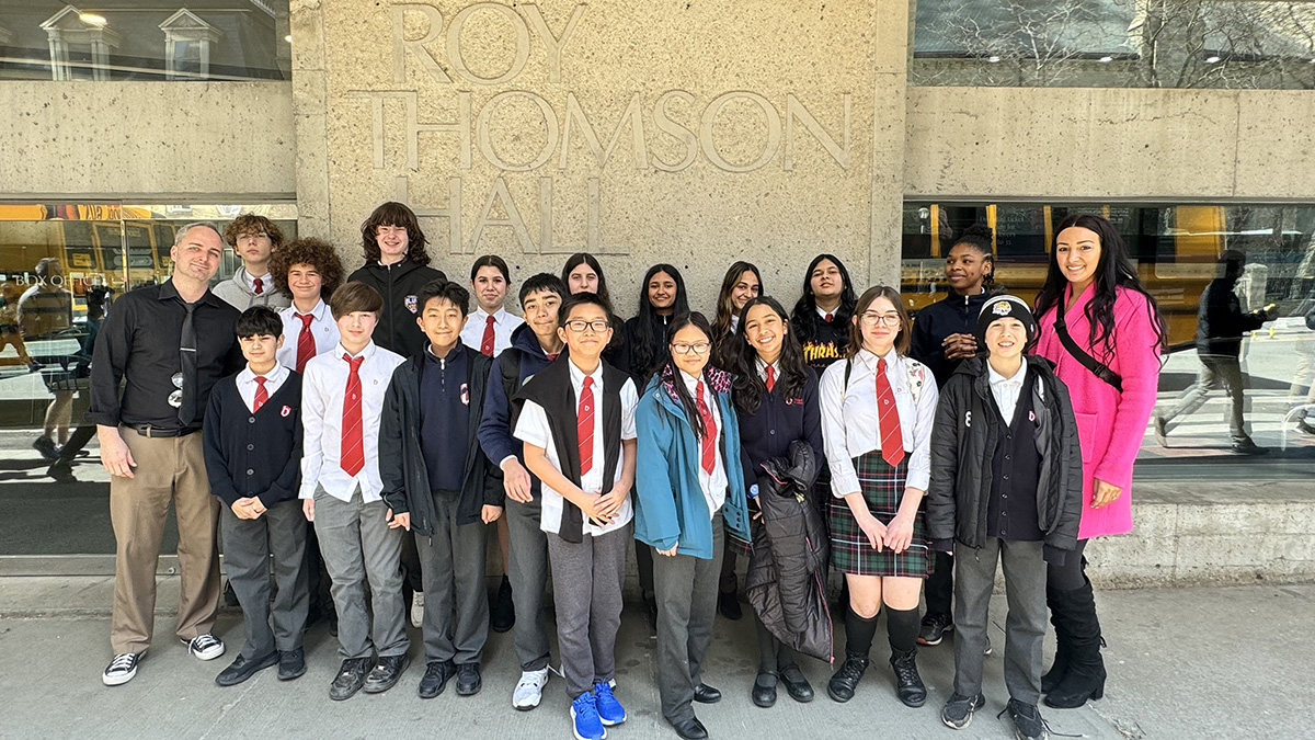 BondBondAcademy's tweet photo. Bond Academy Band/Choir had a trip to see the TSO (Toronto symphony orchestra) perform at Roy Thomson Hall. https://t.co/1aTx5L0ohZ