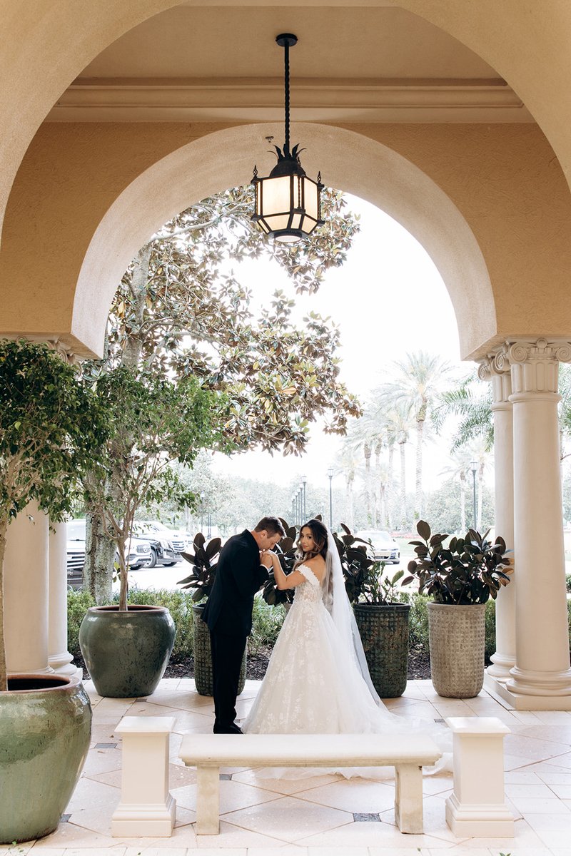 I'm always a sucker for a good first look 🥰

#ritzcarlton #ritz #theritz #ritzcarltonorlando #orlandowedding #orlandoweddings #realwedding #luxurywedding #luxuryweddings #orlandoweddingplanner #orlandoweddingplanners