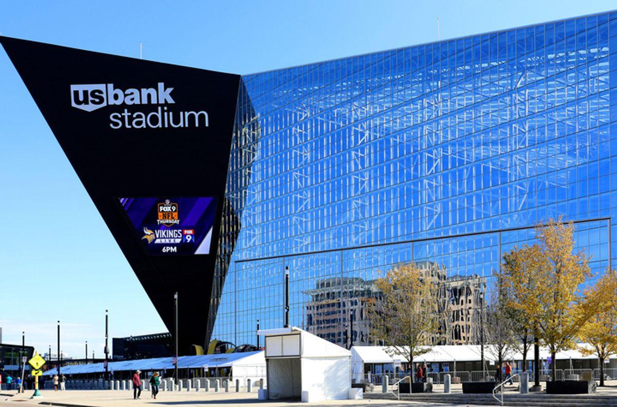 ❌ No, U.S. Bank Stadium isn't switching to plant-based meat and dairy-free alternatives. snopes.com/fact-check/vik…