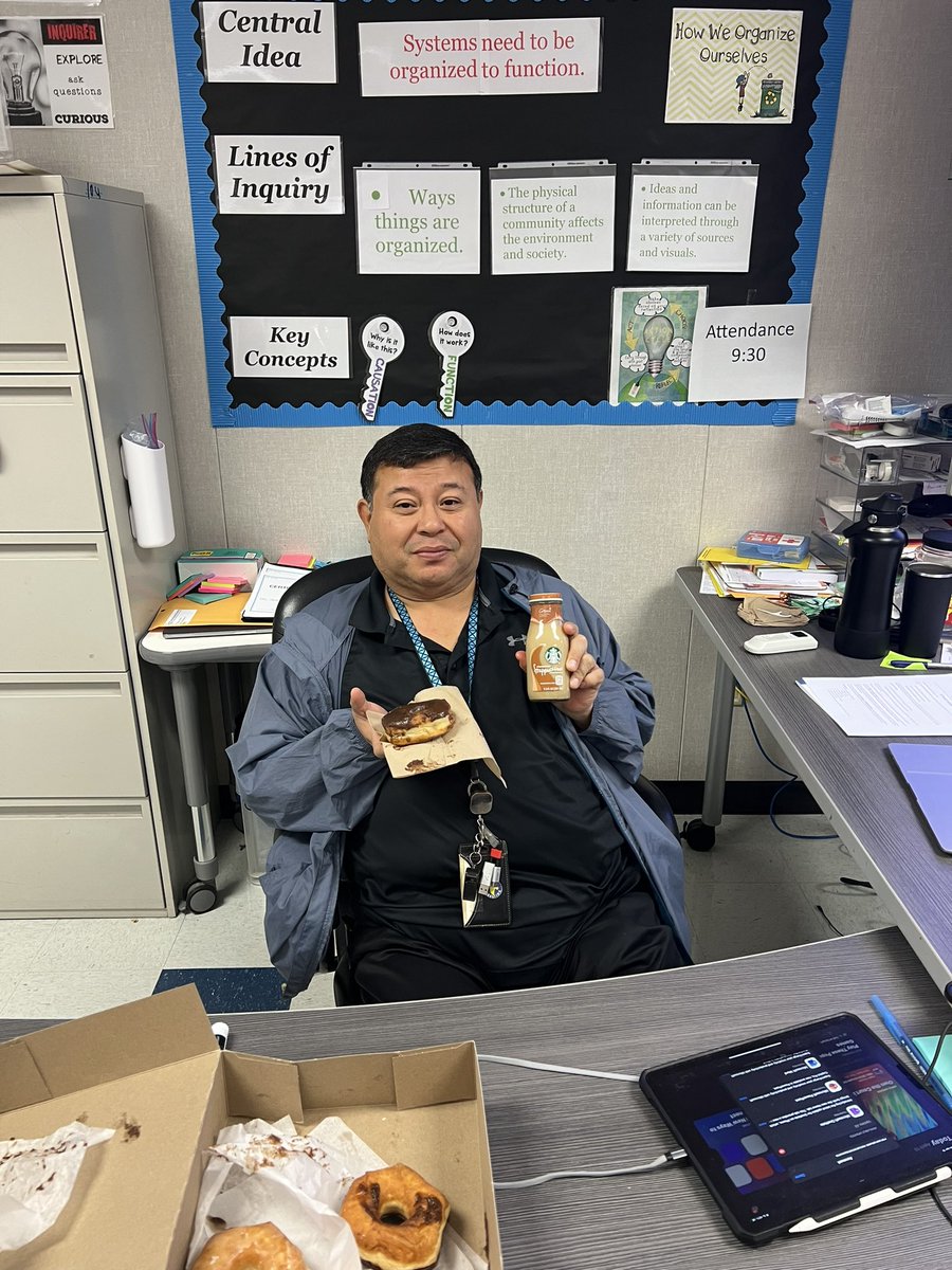 ShanaeHampton_'s tweet photo. Today the kinder team surprised 3rd grade with coffee and donuts to kick off STAAR week! Let’s Goooooo!⭐️🤩 https://t.co/i6r69g8RHu