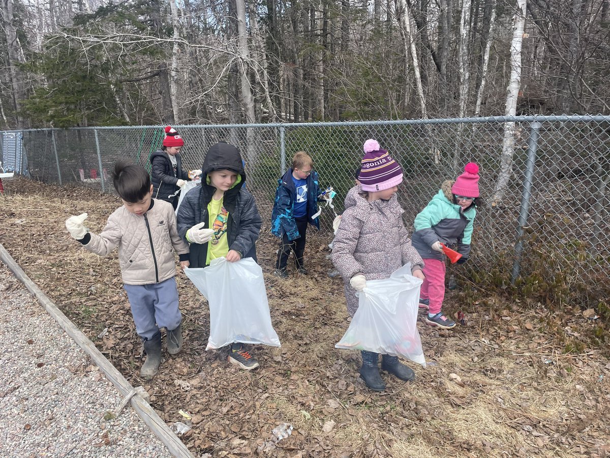 Mrs. Weatherbee tweet media