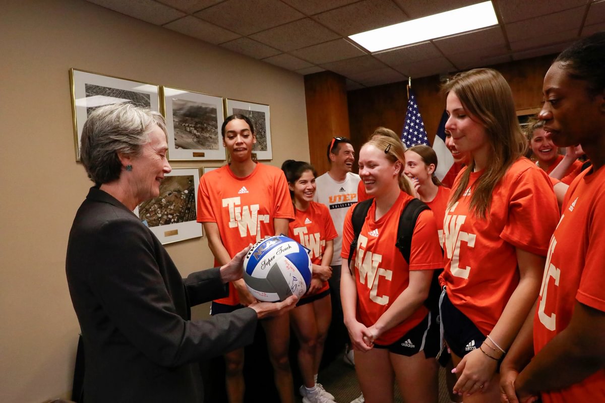 Thanks to @UTEPVB for the surprise visit and the signed volleyball! So proud of everything this great team has accomplished.