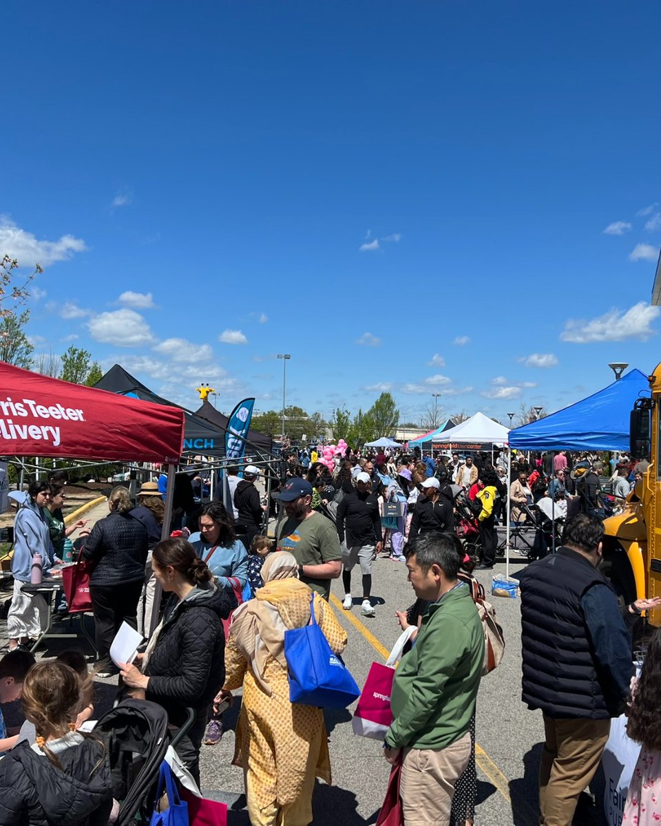 PREIT's tweet image. Over the weekend, @SpringfieldTWNC hosted its second annual Blossom Fest! The event featured local vendors, delicious food, performances, character appearances, and more 🌸