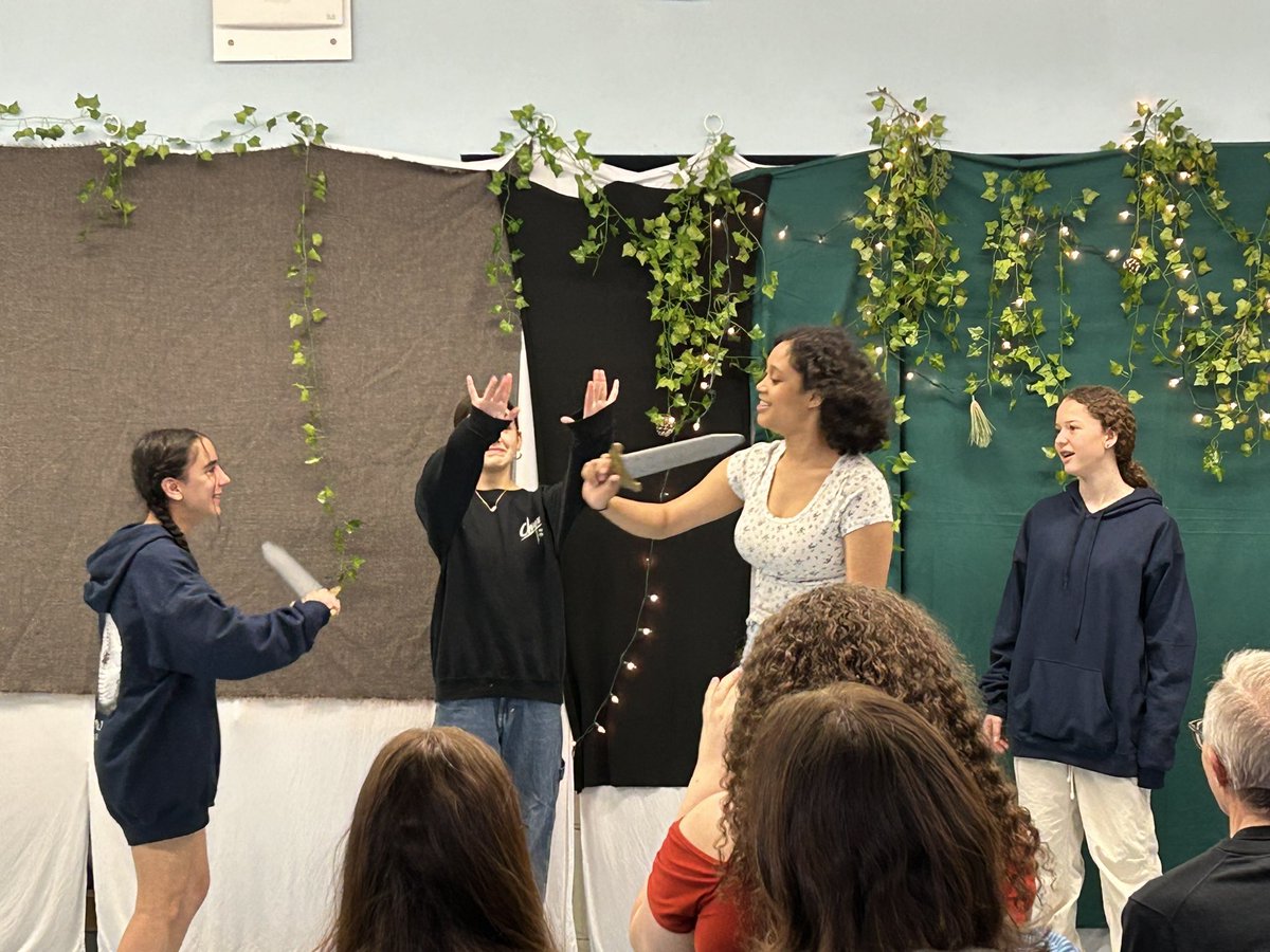 SchoolComputer's tweet photo. Awesome 8th grade Macbeth performances. https://t.co/2Bd5MUyusw