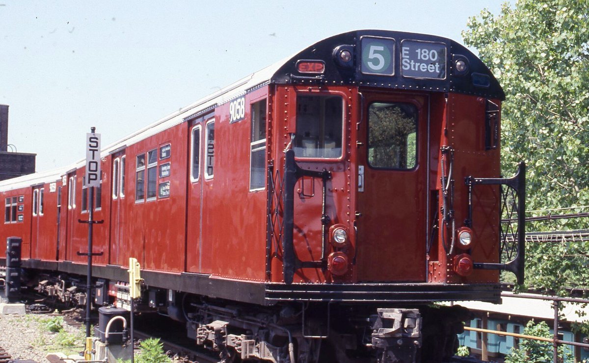 #TodayinHistory: #OnThisDay in 2003, R33-ML cars made their final trip in revenue service. Several R33 cars have been preserved by the #NYTransitMuseum and repainted in various vintage paint schemes to represent the fleet’s storied history. When was the last time you rode an R33?