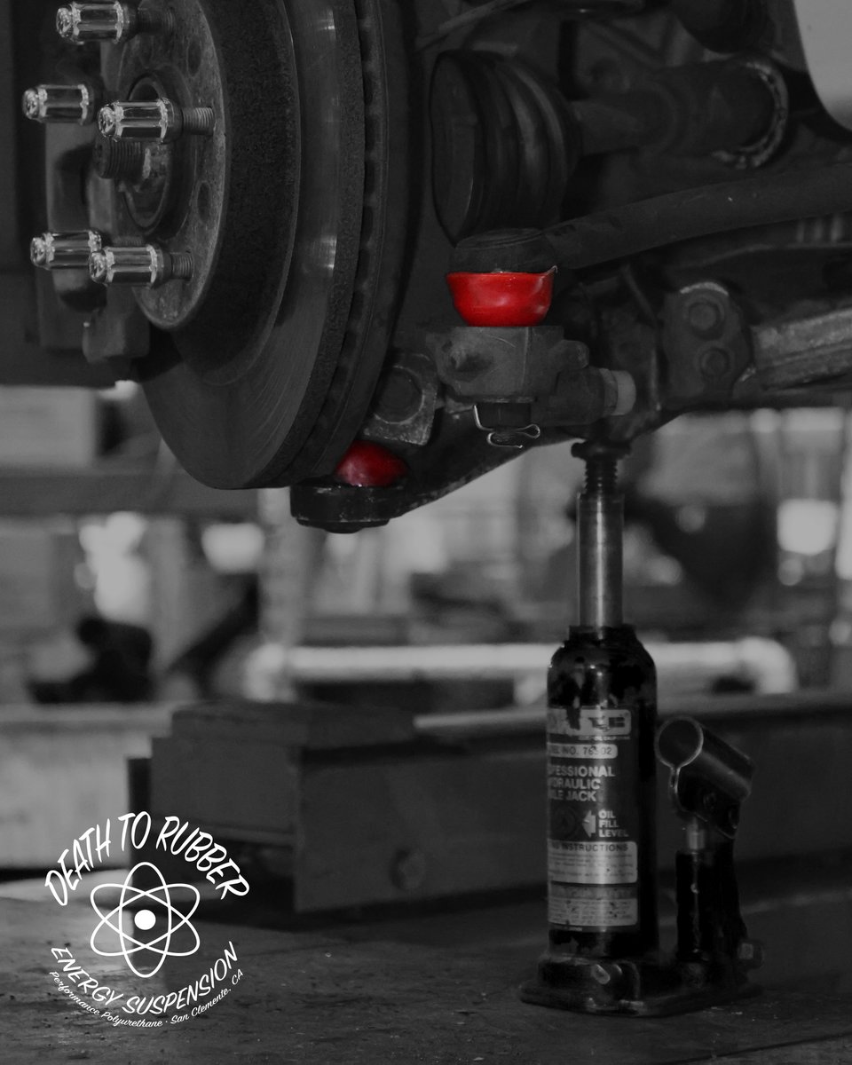 Dust boots installed &amp; ready to keep these ball joints alive!

#deathtorubber

#Energysuspension #energy #polyurethane #wrenching #DIY #nissan #Altima