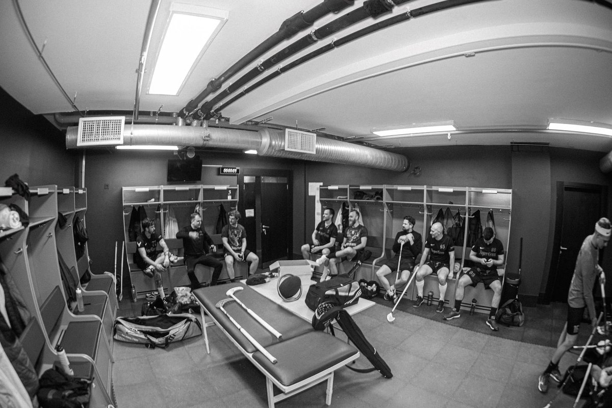 EdgarsTurlajs's tweet image. Nav maģijas, bet ir maģiskas vietas. Viena no tām noteikti ir ģērbtuve. Mirklis pirms Arēnas Rīgas testēšanas ar @JagerTeam