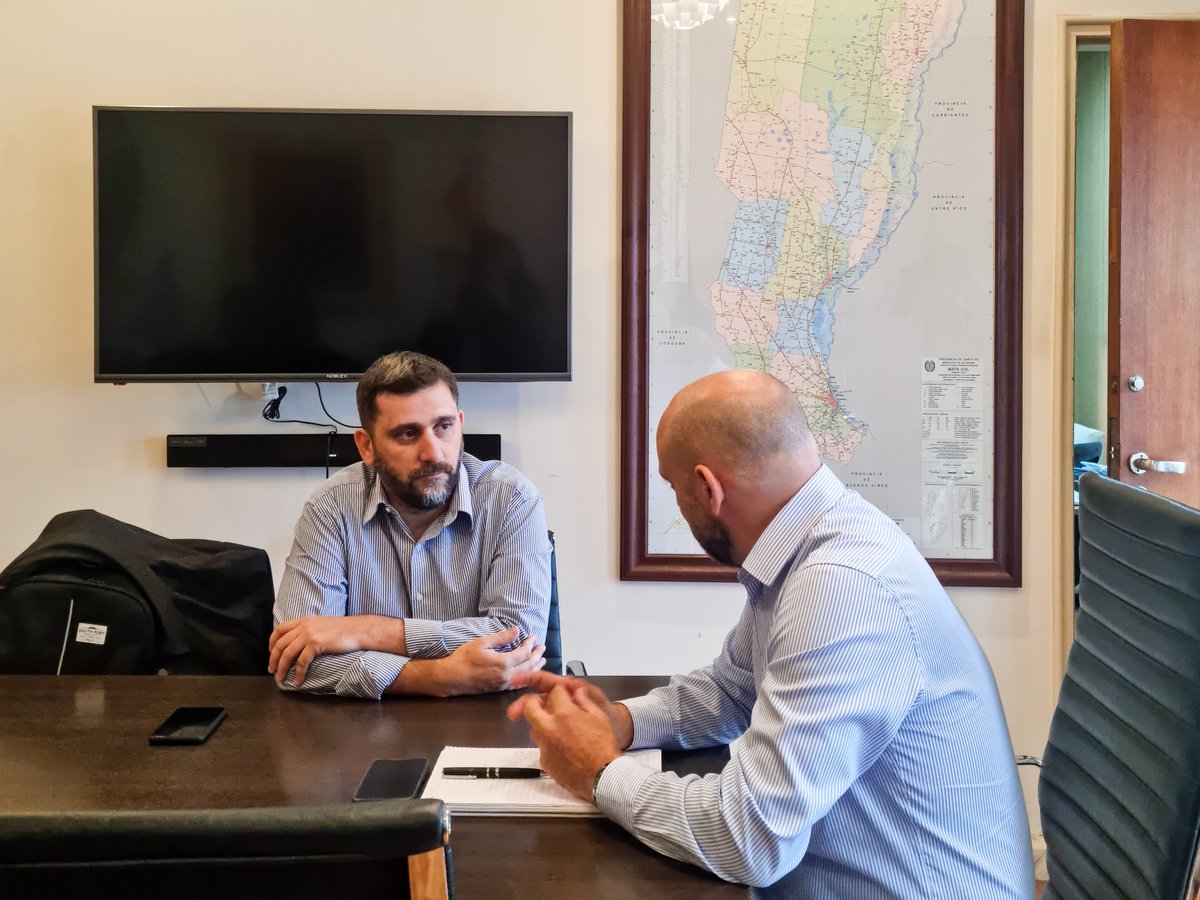mcuvertino's tweet photo. Mantuve una reunión de trabajo muy positiva con el ministro de Desarrollo Productivo @GustavoPuccini 
Siempre con el horizonte puesto en la defensa de la producción y el trabajo de los santafesinos. https://t.co/PGysUGFY2E