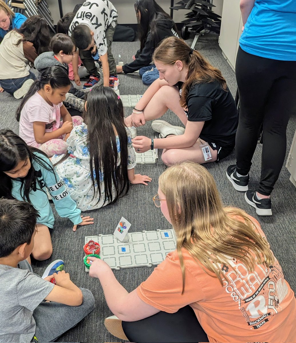 Rockwall_ITS's tweet image. 📚🖥️ First grade students are diving into storytelling with code! By using coding, they&apos;re exploring the beginning, middle, and end of stories in an interactive and engaging way. Thank you to @kay_orr and our @jonesrisd students and teachers! #STEMeducation #StorytellingWithCode