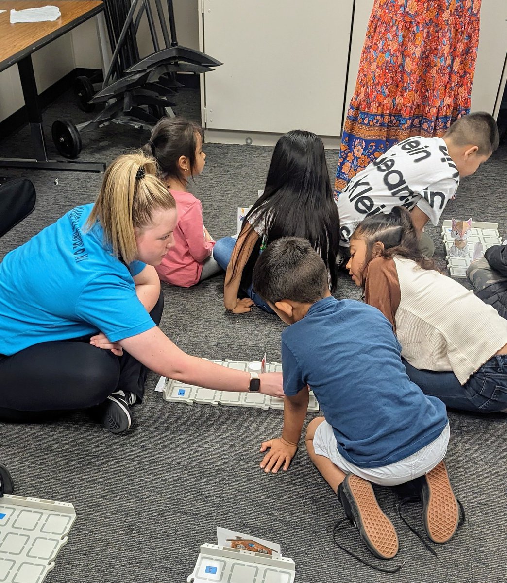 Rockwall_ITS's tweet image. 📚🖥️ First grade students are diving into storytelling with code! By using coding, they&apos;re exploring the beginning, middle, and end of stories in an interactive and engaging way. Thank you to @kay_orr and our @jonesrisd students and teachers! #STEMeducation #StorytellingWithCode