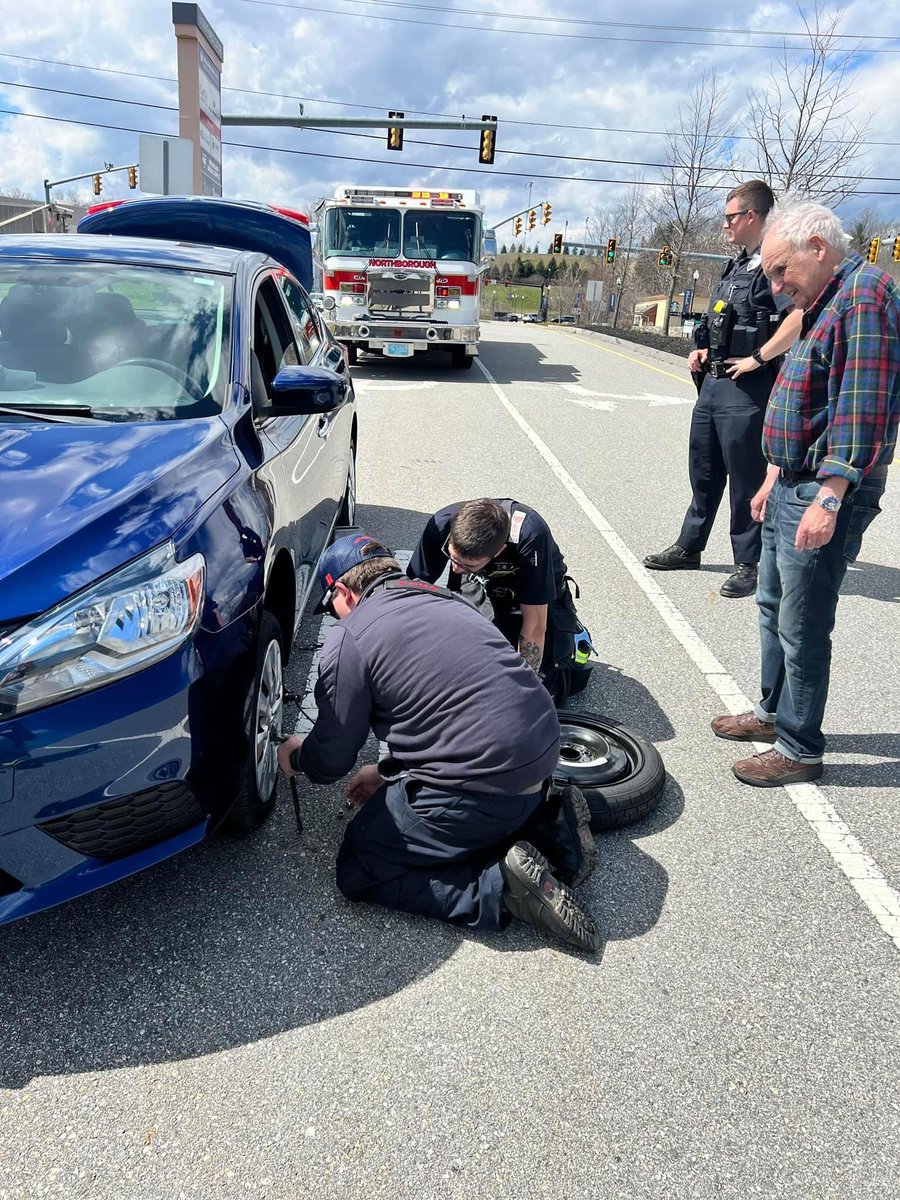 Local3057's tweet photo. After a car fire at shops way, E2 stopped to assist a motorist with a flat tire!!! 
Great job C shift! https://t.co/1S39H2DBQn