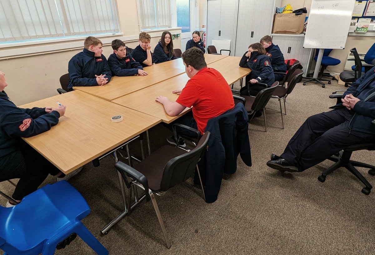 Cadets this evening at Abercrave learnt about the BA shuffle and thermal imaging equipment, finished off with the phonetic alphabet in the classroom. Great effort from all of the cadets this evening. @Abercravefire @mawwfire @UKFireCadets