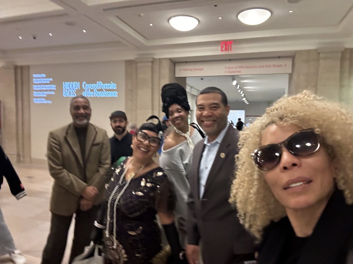 HARLEM_POWER's tweet photo. ⁦@District5NYC⁩ ⁦@NYCSchools⁩ students and families are getting ready for our From the MECCA to the MET event happening this afternoon. So proud of our schools and the work that is happening every day. Every day is a good day in Harlem :) Thank you ⁦@metmuseum⁩ https://t.co/56PSOUtlvG