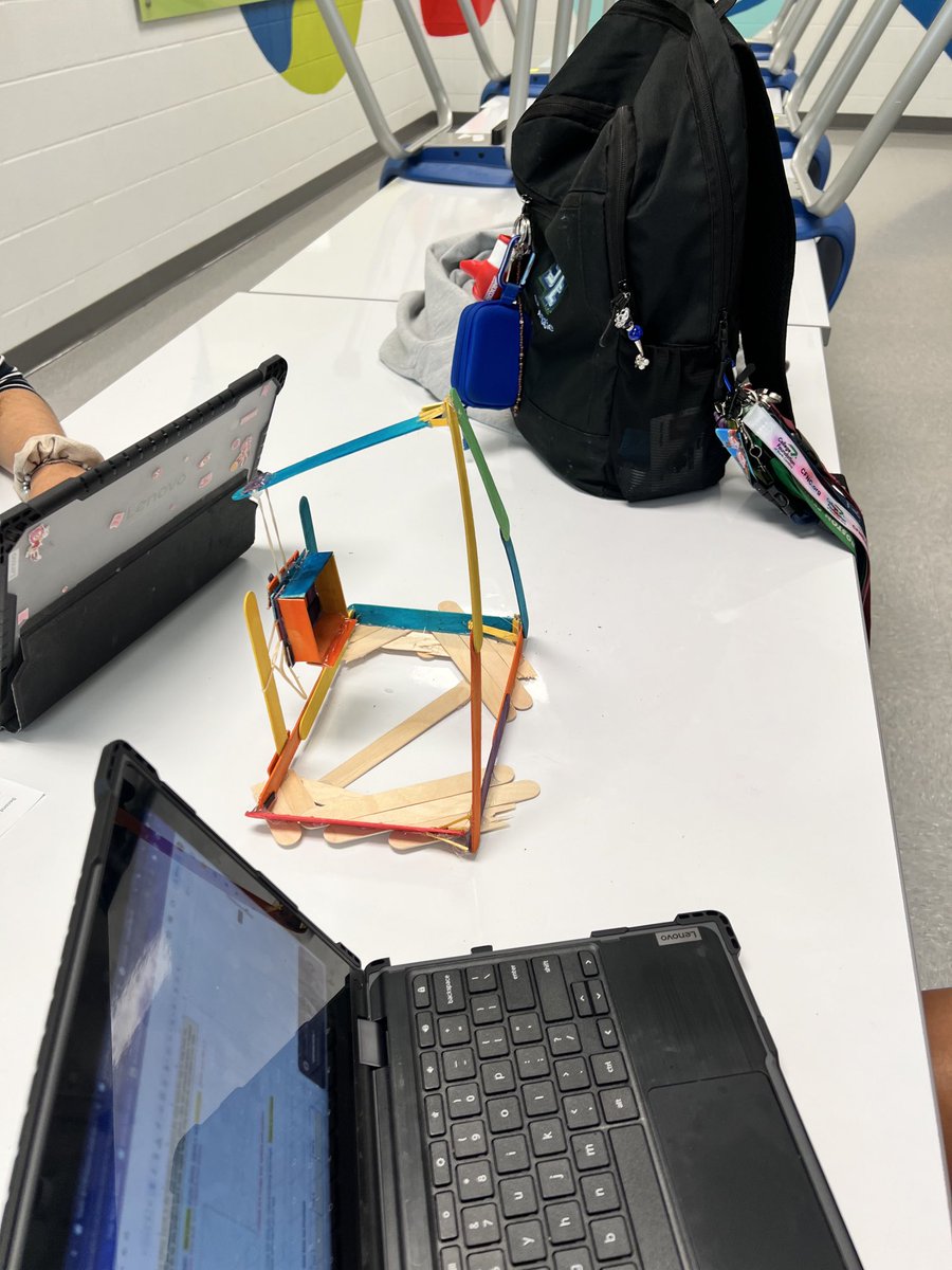 #launchingdevices ⁦@SRMHSpride⁩ University connections classes making Launching Devices!!