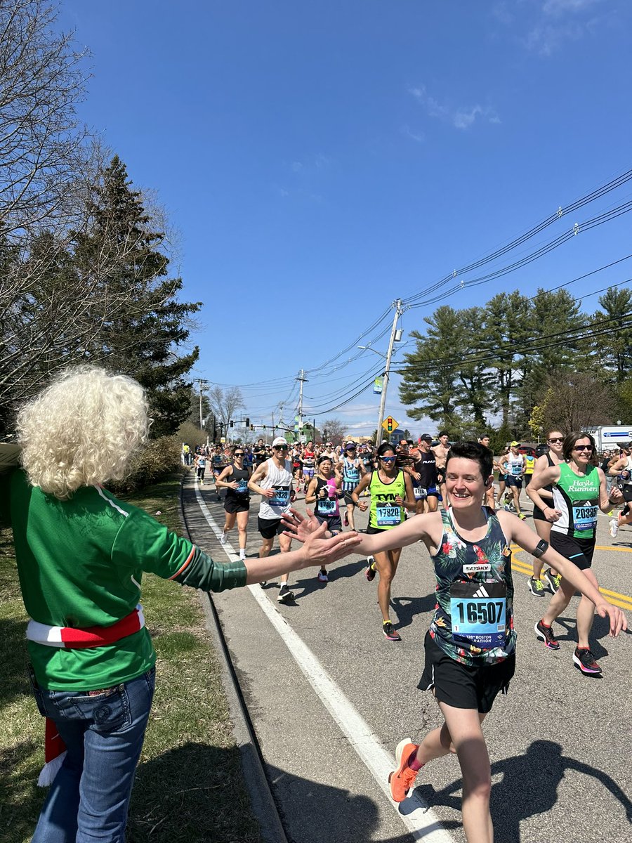 ClarNiMhaol's tweet photo. @jessyjph Congrats on your time - HOT out there, one for your photo album! https://t.co/quMlOVPaeI