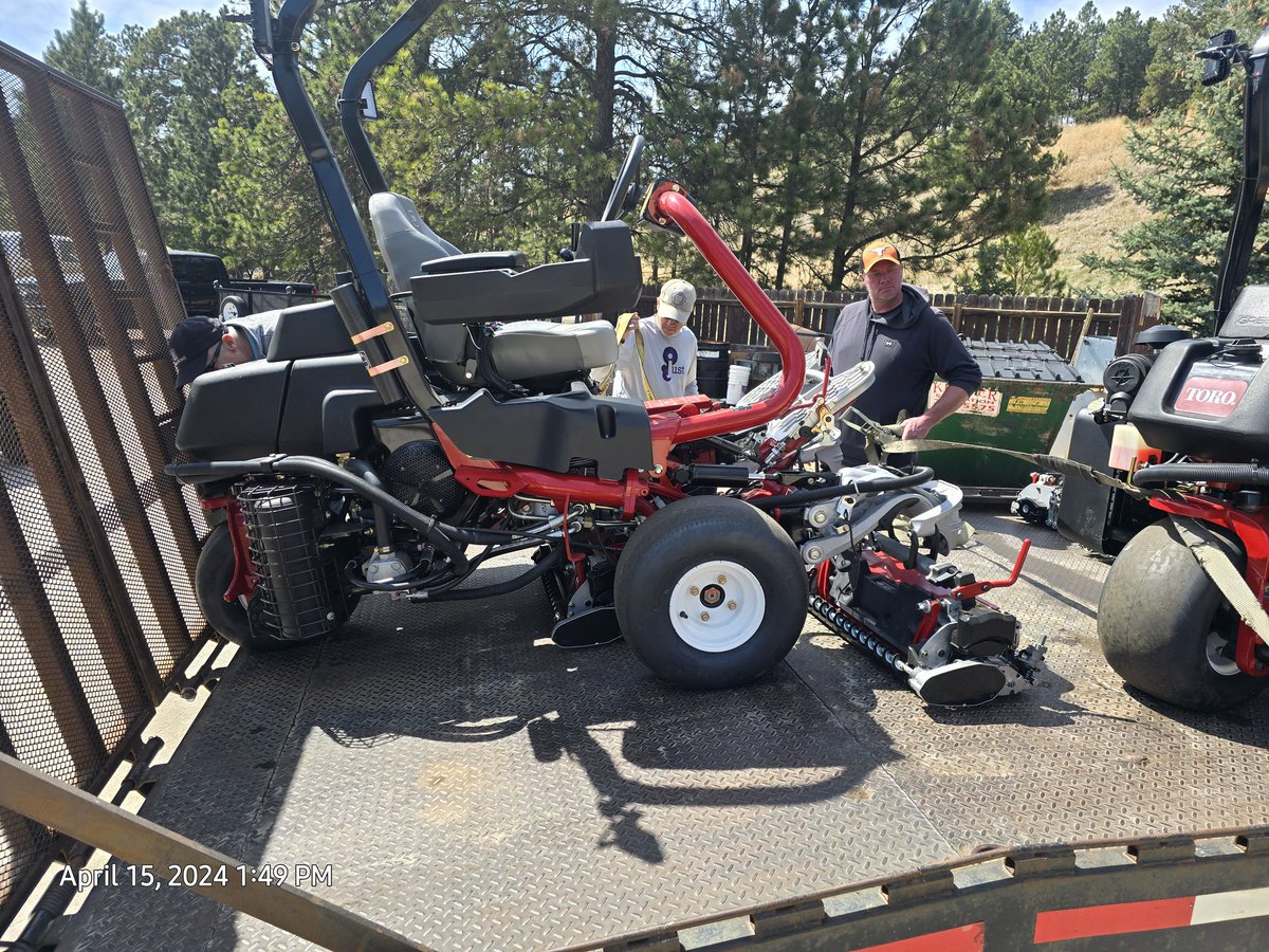 rickwit23's tweet image. It's a Masters miracle!  Thank you @ToroGolf only took 31 months and a boat load of phone calls and meetings in Phoenix, but they finally showed up!  Thank you, @lubbs_mowerguy, for the delivery today!  Let the season begin!!