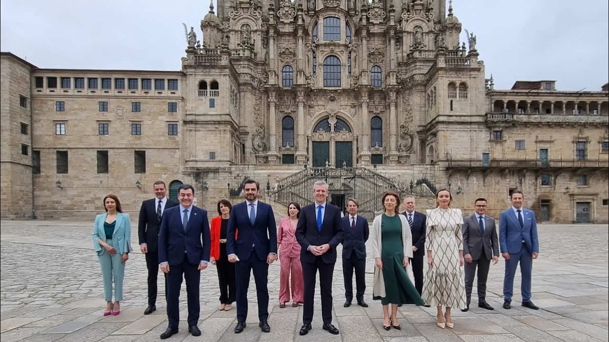 Hoxe tomou posesión como conselleiro de Cultura Lingua e Xuventude o meu amigo José López Campos. Un privilexio traballar xuntos nun goberno con forza e ilusión💙.