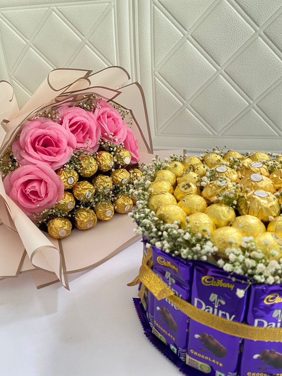 MakeYourWish2's tweet photo. Anniversary Special 💐
.
.
Thank you @anz_backer for choosing us 😍
.
.
#wedding #anniversary #gift #for #her #kerala #thrissur
#triprayar #pazhuvil #gifitng #delivery #all #over
#kerala #and #uae #chocolate #bouquet #ferrerro
#roses #love #mallu #couples #new #post
#photography https://t.co/F1TN70Zz4T