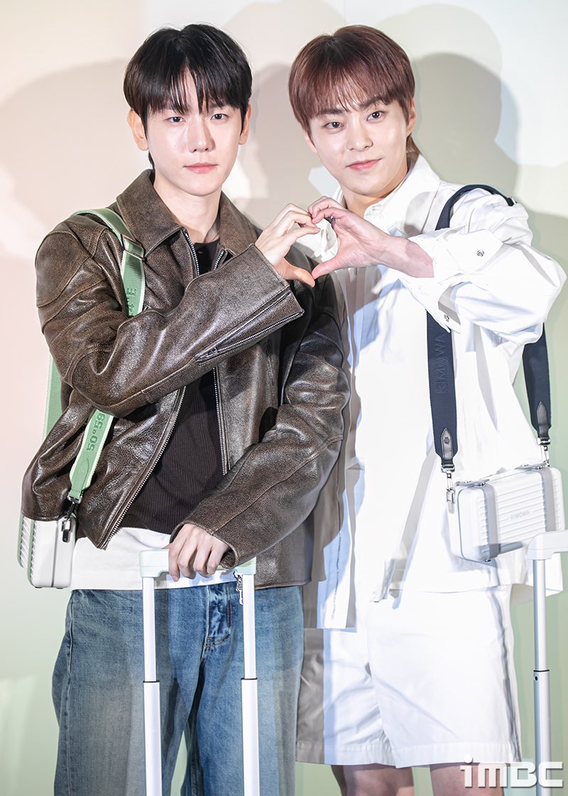 EXOChileOficial's tweet photo. [Imagen]{240415} ◆ #Xiumin y #Baekhun durante el evento "RIMOWA Product Launch" el día de hoy.

Cr. En las fotos
[ EXO Chile ]

@INB100_official 
@BAEKHYUN_INB100 
@XIUMIN_INB100 
@B_hundred_Hyun https://t.co/s2pXJwnTJ8