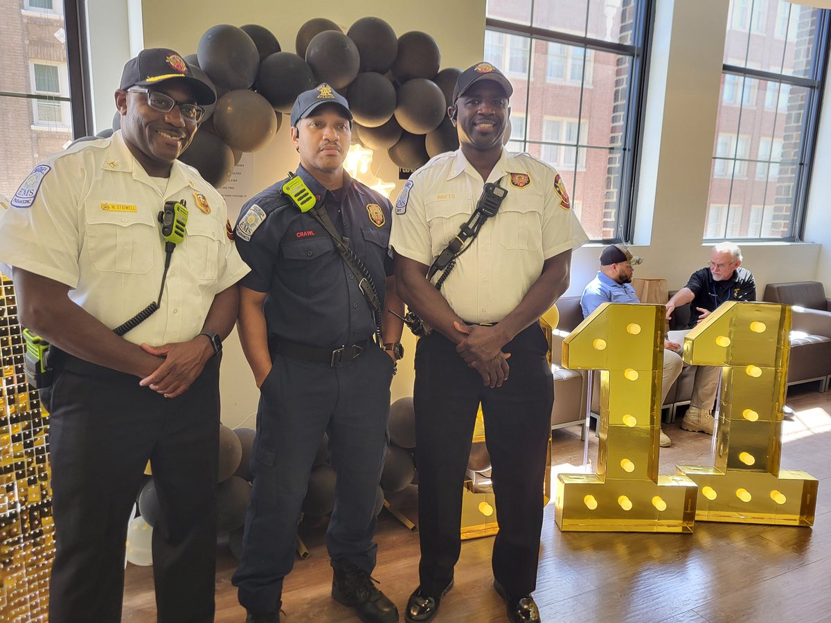 Happy Telecommunications Week! #AtlantaFireRescue visited Atlanta's E-911 to show appreciation during Telecommunications Week. To our E-911 professionals, thank you for your daily contributions to the City of Atlanta Public Safety. #AFRD #MovingAtlantaForward #OneSafeCity 🚒🔥