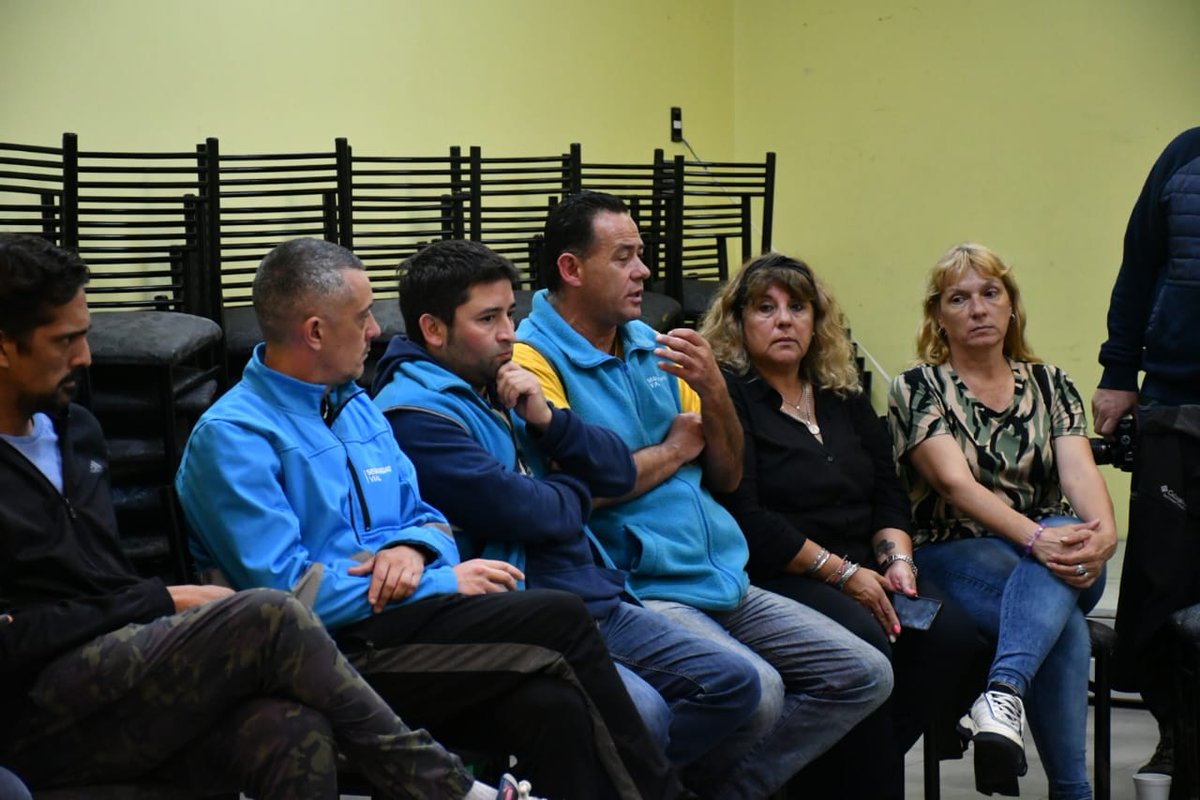 colodeisasi's tweet photo. ✅ PLENARIO DE TRABAJADORES DEL ESTADO NACIONAL DEL CONURBANO SUR

Estoy convencido que vamos a torcerle el brazo a este gobierno libertario que ajusta y saquea las arcas del Estado. Así me lo demostraron hoy los y las compañeras despedidas que se organizan para dar la pelea. https://t.co/526r7M4FCH
