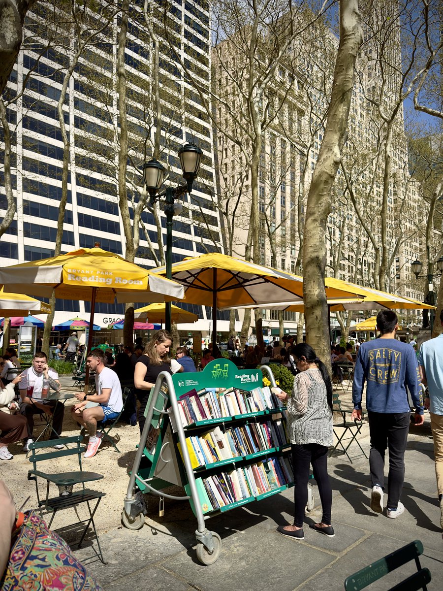 Free books to read at @bryantparknyc