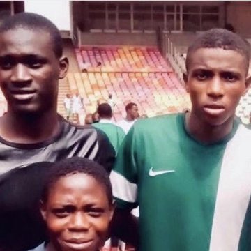 من هنا كانت البداية🧒

فيكتور أوسيمين وفيكتور بونيفاس سويًا في فئات الناشئين 🇳🇬

الأول قاد نابولي للقب دوري تاريخي، والثاني كرر نفس الإنجاز مع باير ليفركوزن بالأمس 🏆🏆