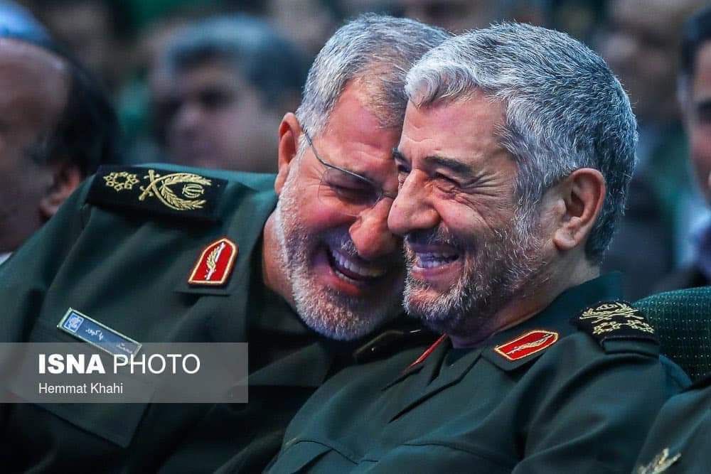 الإعلام الإيراني ناشرين هذه الصورة 
عندما سمعوا تهديدات إسرائيل بالرد