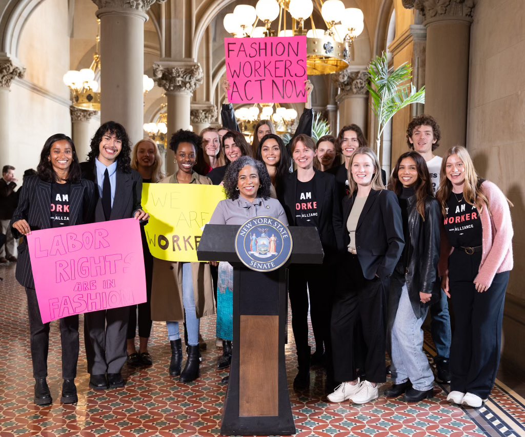 Thank you @KarinesReyes87 for co-sponsoring the #FashionWorkersAct (A.5631D) a pro-labor bill that will bring management agencies into regulation and establish basic labor protections for models working in NY’s fashion industry!