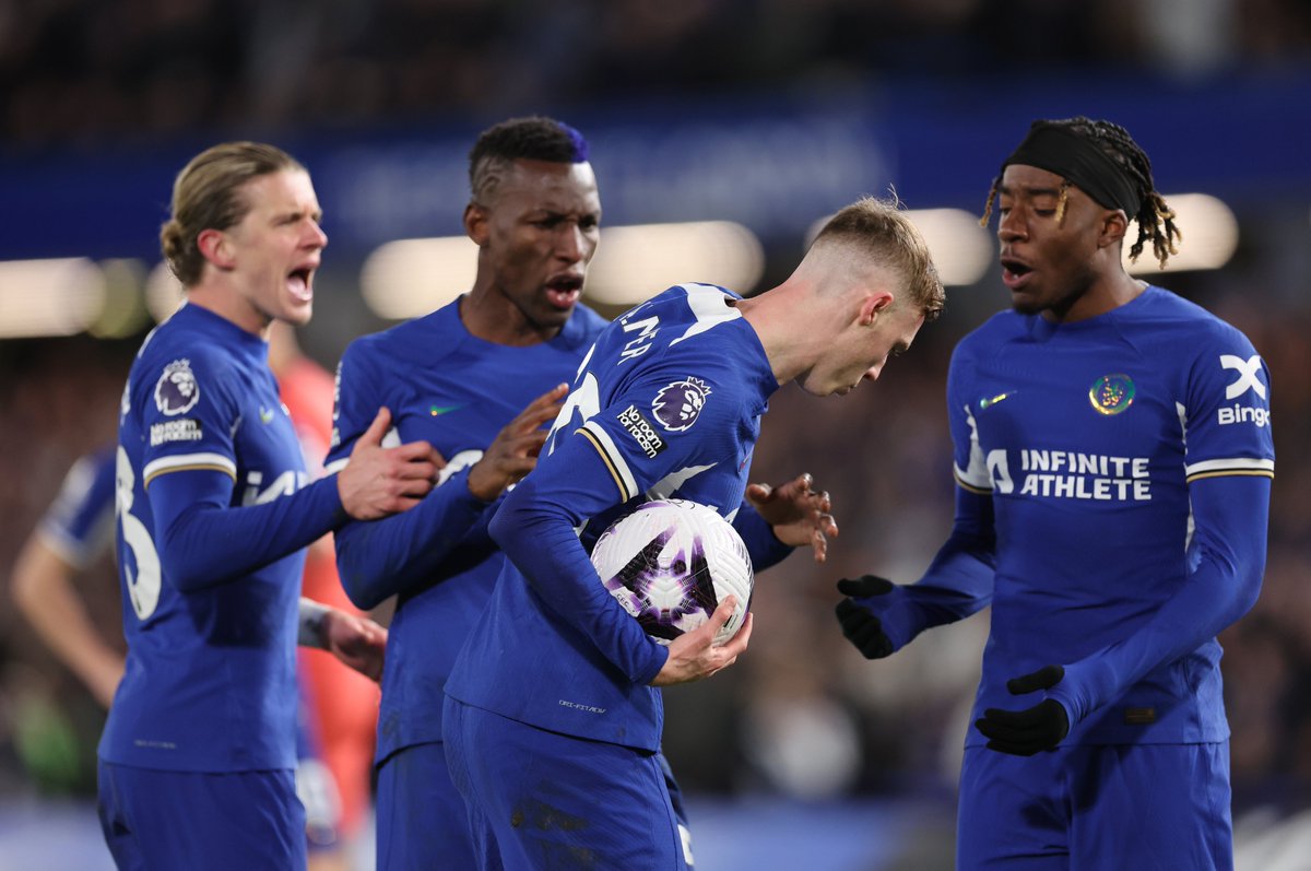JacobsBen's tweet photo. 🗣️ Mauricio Pochettino says he told the squad post-match Cole Palmer is now the official penalty taker. "It's a shame. I told the players [in the dressing room] we can't behave in this way. I told them this is the last time I will accept this type of behaviour. This is not a joke. It's impossible after a performance like this to see this type of behaviour. If we want to be a great team, fighting for big things, we need to think more in a collective way. I made clear to them, and now through the media, and I say to our fans, Cole Palmer is the penalty taker. And it's now his choice if he wants to give the ball to another player."