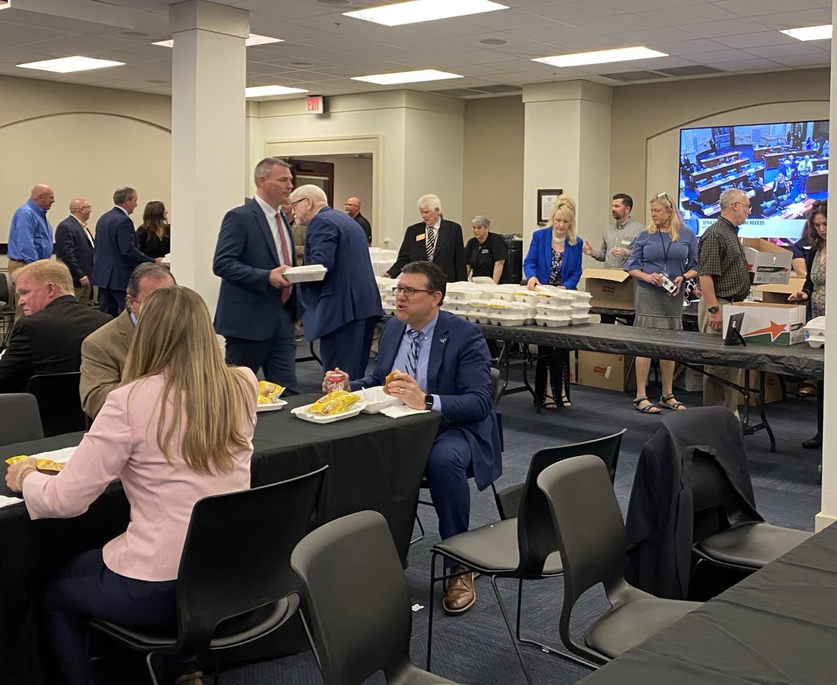 mssgov's tweet image. We had a great lunch today at the @KyLeagueCities Sine Die BBQ with legislators as they grabbed a quick bite during the final day of session!