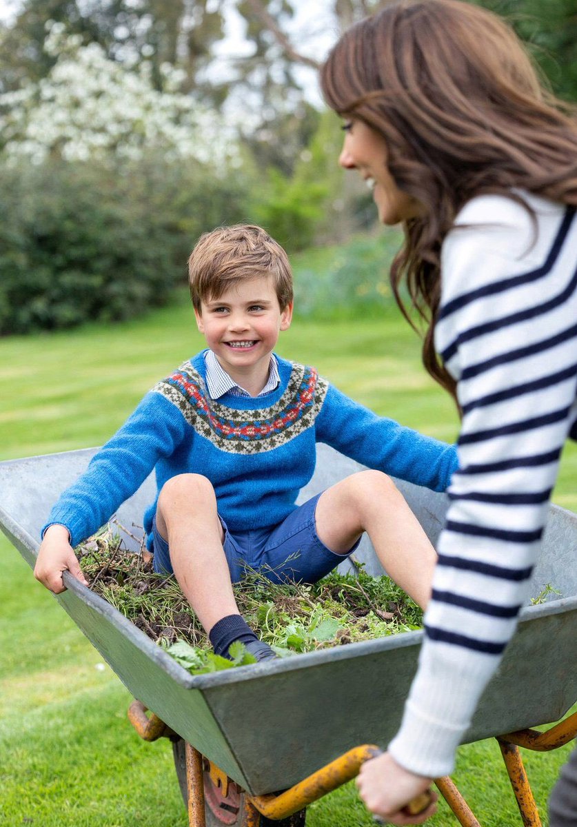 Who’s looking forward to seeing the official Prince Louis birthday photo next week meanwhile here is his official 5th birthday photo and it’s amazing #PrinceLouis