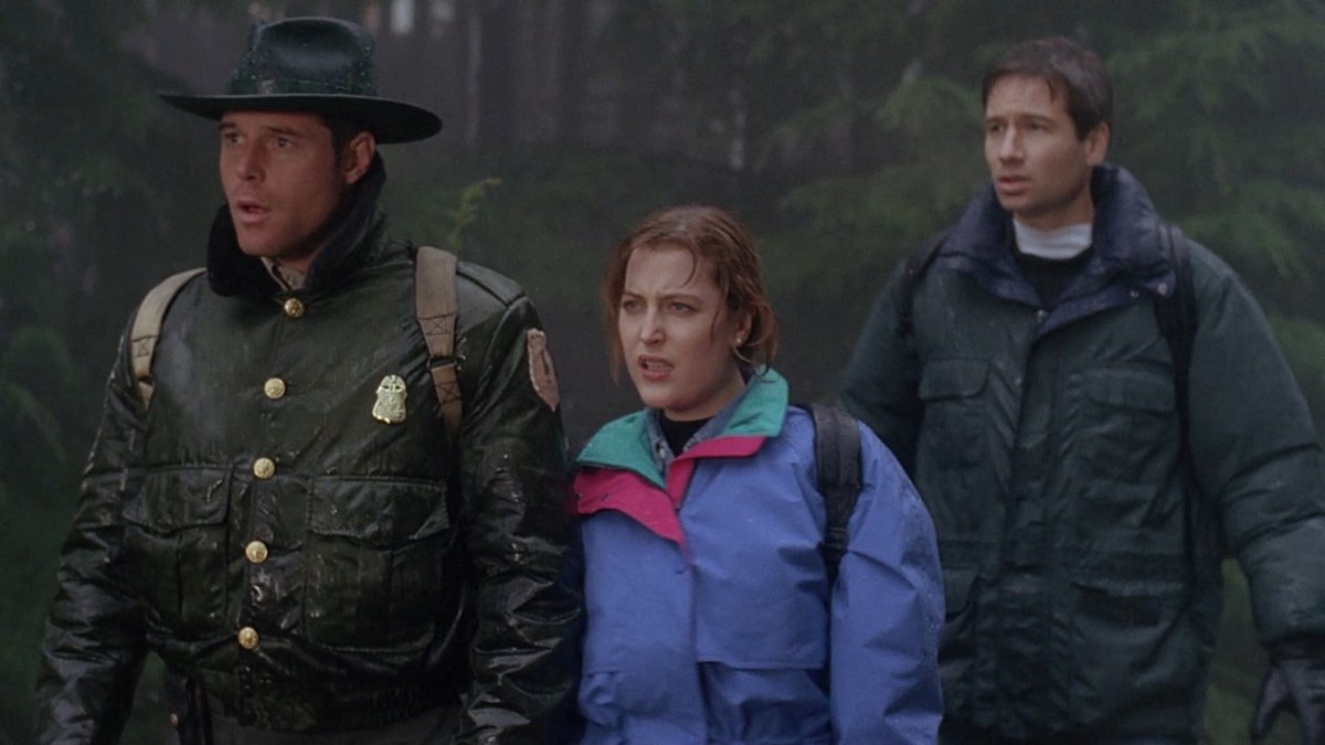 Our 30th anniversary rewatch of The X-Files continues tonight with 'Darkness Falls', which originally aired 4/15/94. I remember this one being one of the better ones, certainly better than the stinker a couple weeks ago with the manitou.