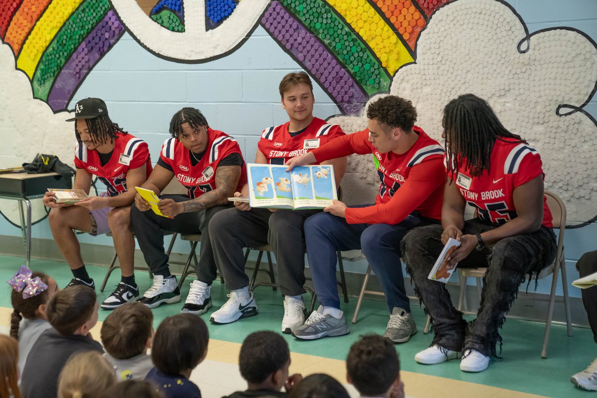 𝗦𝗘𝗥𝗩𝗘 𝗢𝗧𝗛𝗘𝗥𝗦 👏 Great day of community service as we spent time reading to the students of West Middle Island School! 🌊🐺 x #As1