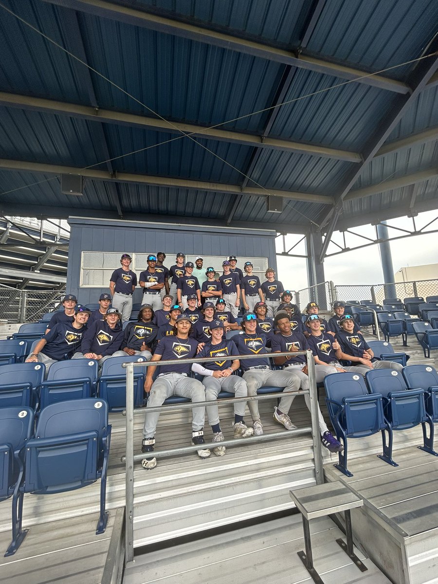 Thank you to <a href="/Rangers/">Texas Rangers</a> legend, Elvis Andrus for talking to the squad this afternoon! 

#BringItIn