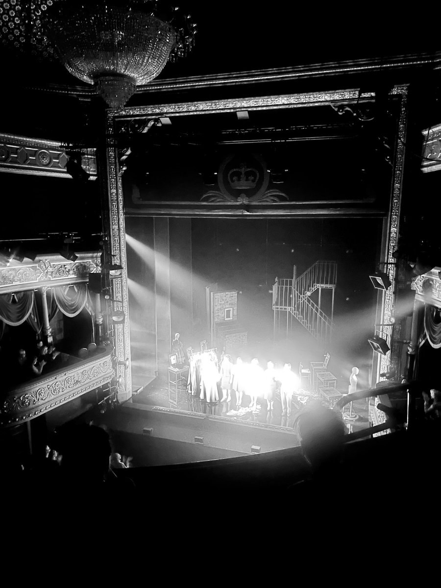 callum__smith_'s tweet photo. Blinded by the light - beautiful work from the team on #GirlsOfSlenderMeans which opens on Wednesday @lyceumedinburgh https://t.co/d4WA4HNT4w