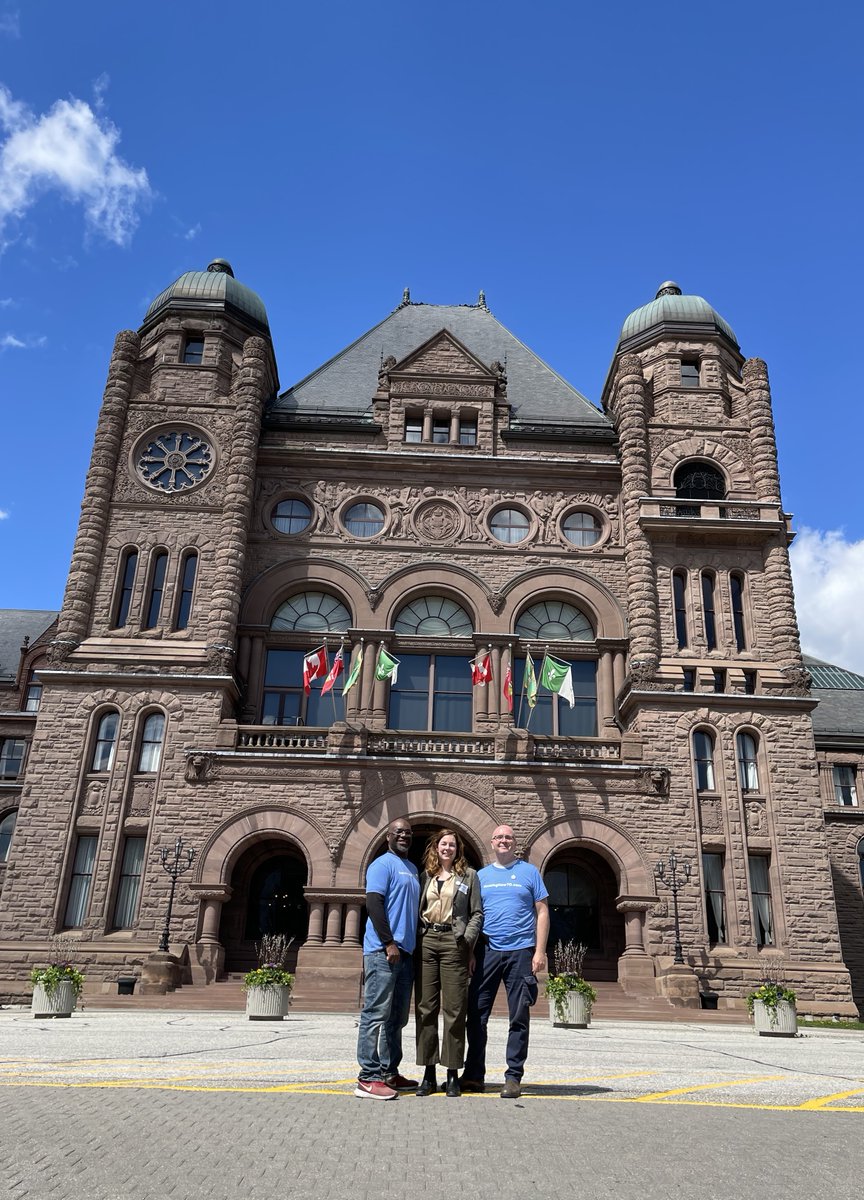HousingNowTO's tweet image. [Toronto, ON] Our #AffordableHousing volunteers always appreciate meeting in-person w/ @OntarioGreens Leader, @MikeSchreiner at #QueensPark. Talked about #AffordableRental development, "Transit-Oriented Communities" (ToC) &amp;amp;  #PassiveHouse in #ONPoli...💚

x.com/MikeSchreiner/…