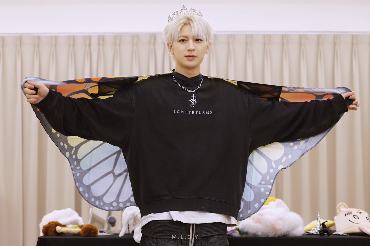 240415 // It’s Call Hellolive Fansign 

🦋Butterfly Baby~🦋 

@sssong6823 @SONG_LOVE_JP
#SONG #YUNHYEONG #송윤형 #윤형 
#ユニョン #콜이야 #아이콘 @iKONIC_143