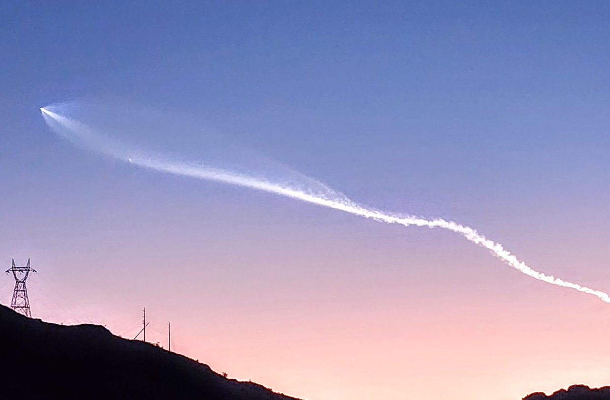 Whoops forgot I took this photo before my video. With many geographic obstructions to vision fun to see it weave through mountains and canyonlands along the #ColoradoRiver. April 6th Falcon 9 launch from Vandenberg AFB Bill Williams NWR #ParkerAZ #LakeHavasu #azwx #cawx #nvwx