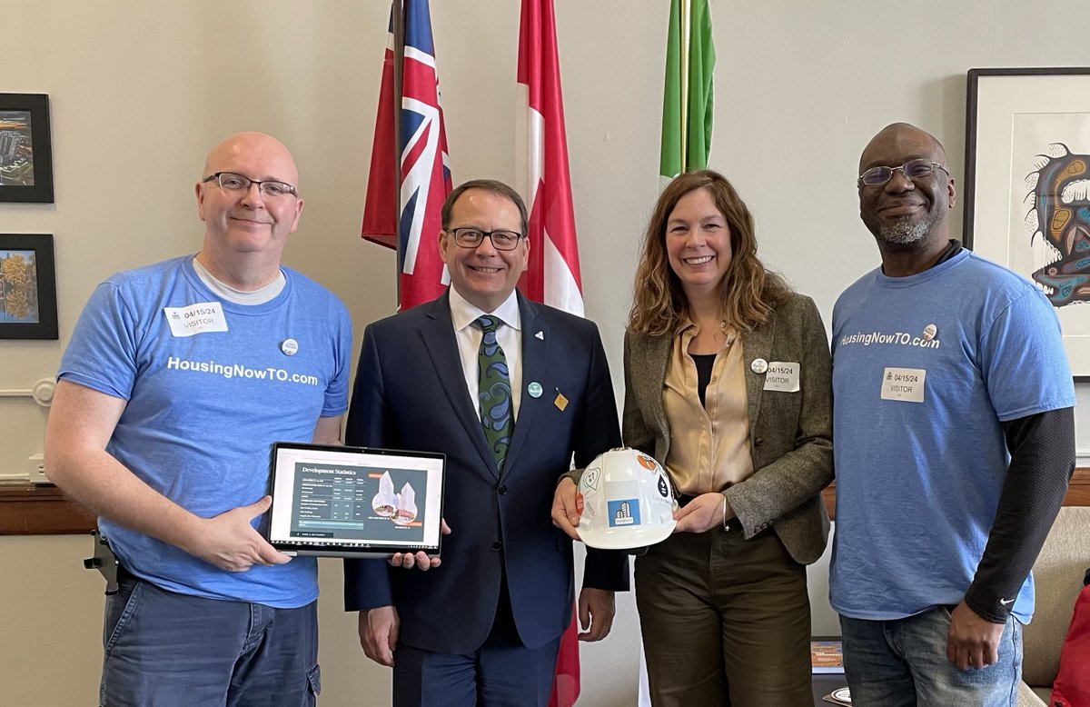 HousingNowTO's tweet image. [Toronto, ON] Our #AffordableHousing volunteers always appreciate meeting in-person w/ @OntarioGreens Leader, @MikeSchreiner at #QueensPark. Talked about #AffordableRental development, "Transit-Oriented Communities" (ToC) &amp;amp;  #PassiveHouse in #ONPoli...💚

x.com/MikeSchreiner/…