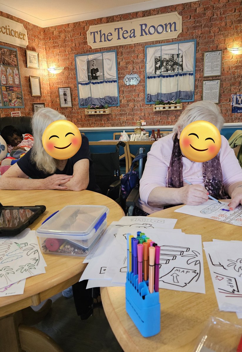 Today's #artclass with my favourite elderly crew. The drawings from these 6 weekly sessions will be made into a wonderful book ✨