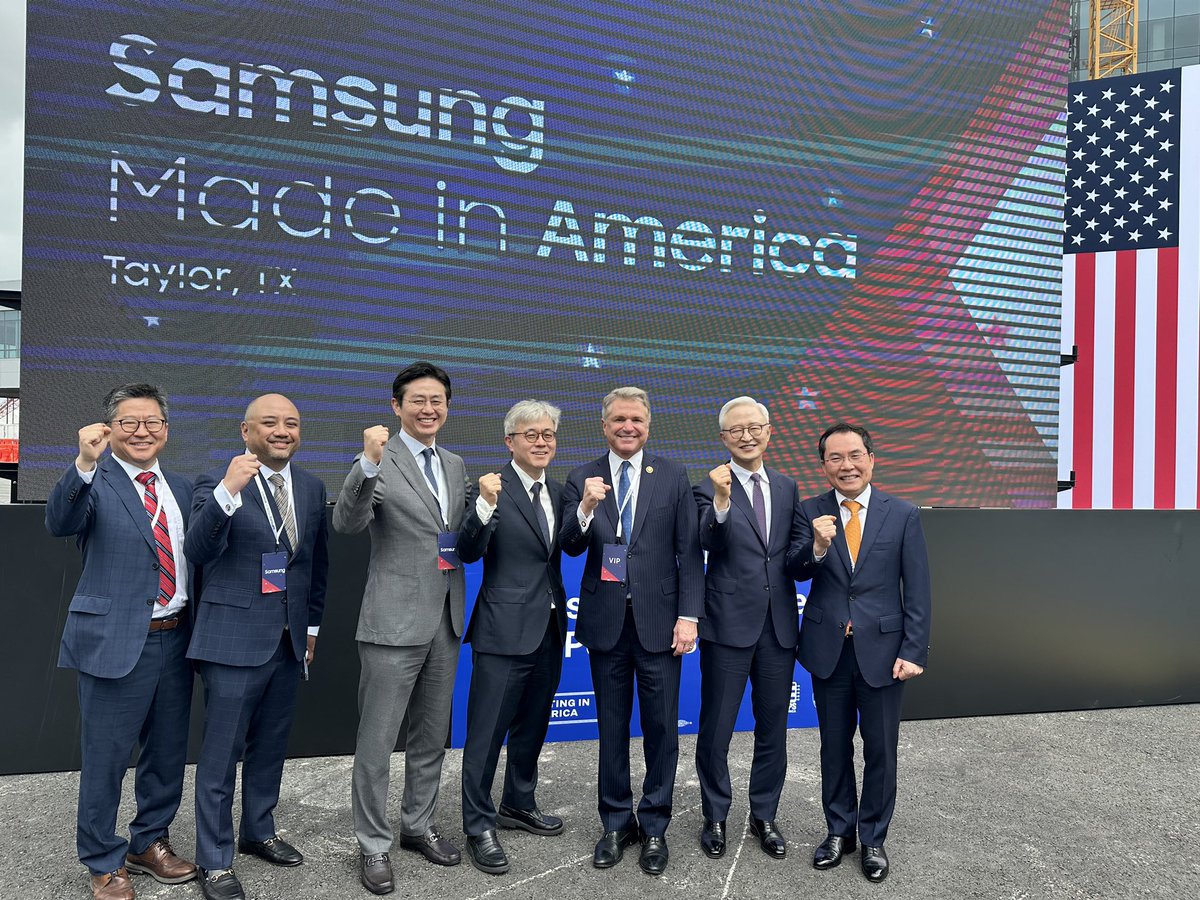 As the author of the CHIPS for America Act, I was proud to attend today’s event celebrating historic investments into @Samsung’s semiconductor plant in Taylor, Texas. This over $40 billion investment is a game changer for Texas’ economy and for US national security.