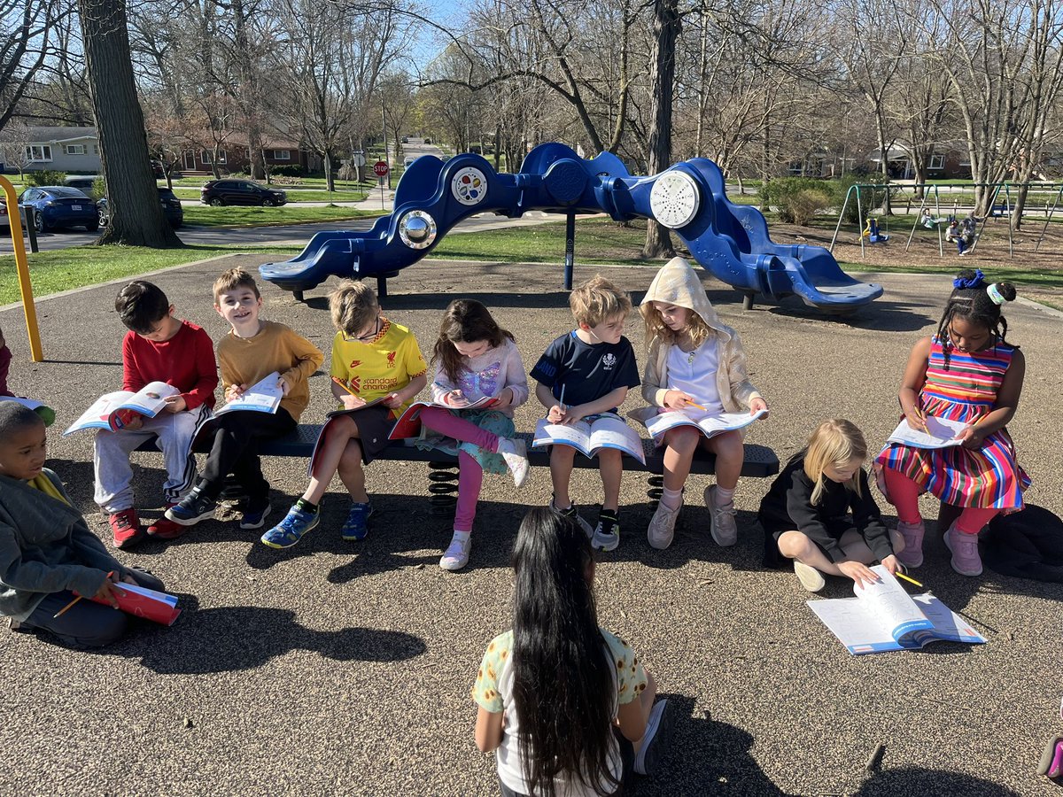MsSaraStenke's tweet photo. When there’s a plumbing issue in the classroom, you move the lessons outside and enjoy the beautiful weather ☀️ https://t.co/7dLE5k2Jmc